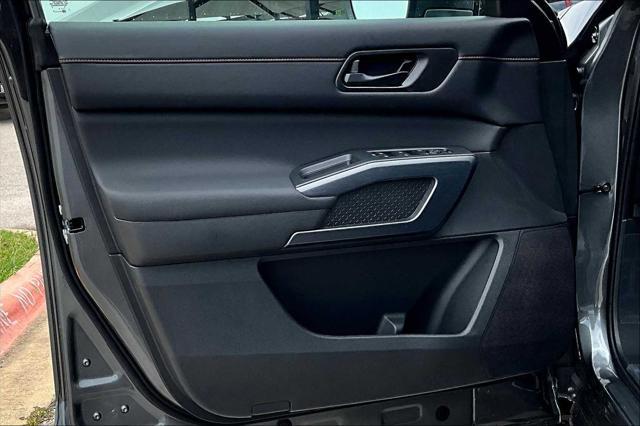 new 2025 Nissan Pathfinder car, priced at $43,360