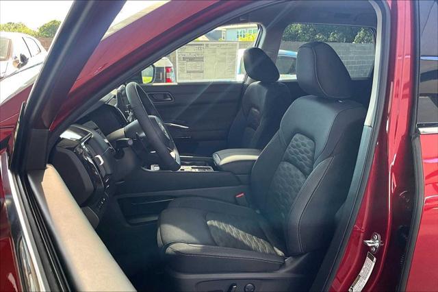 new 2025 Nissan Pathfinder car, priced at $39,942