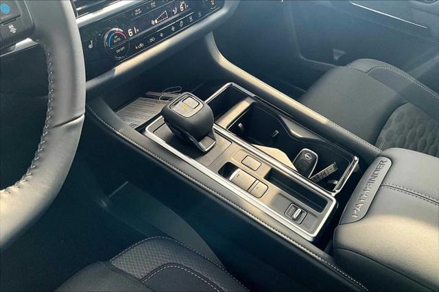 new 2025 Nissan Pathfinder car, priced at $39,942