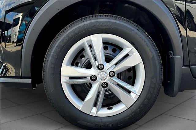 new 2025 Nissan Kicks car, priced at $23,660