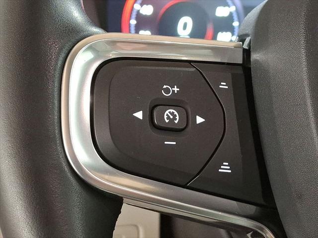 used 2019 Volvo XC40 car, priced at $17,799