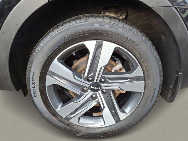 used 2022 Kia Sorento Hybrid car, priced at $29,398