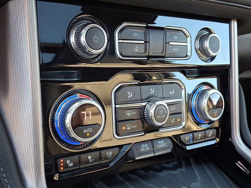 used 2023 GMC Yukon car, priced at $69,098