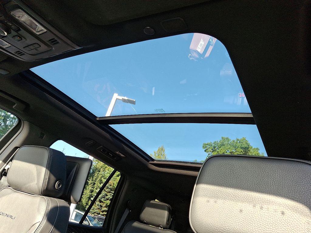 used 2023 GMC Yukon car, priced at $69,098