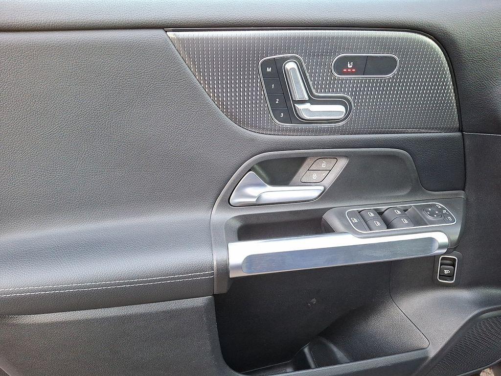 used 2021 Mercedes-Benz GLB 250 car, priced at $29,689