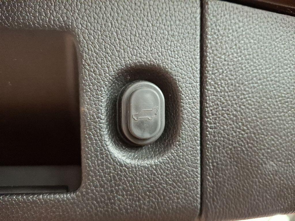 used 2017 GMC Yukon car, priced at $21,989