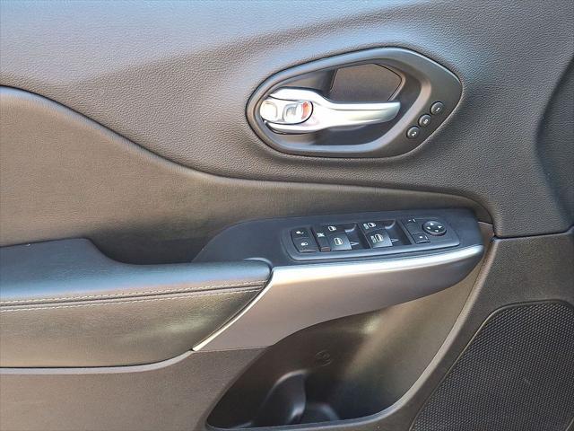 used 2020 Jeep Cherokee car, priced at $16,499