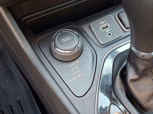 used 2020 Jeep Cherokee car, priced at $16,499