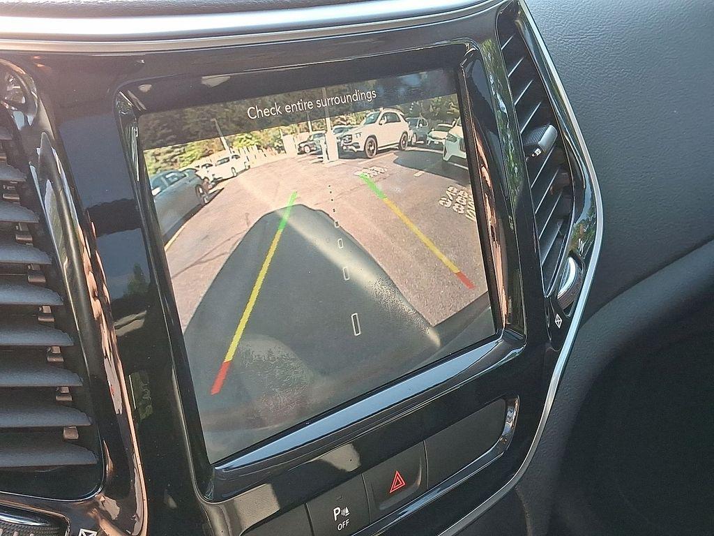 used 2020 Jeep Cherokee car, priced at $15,499