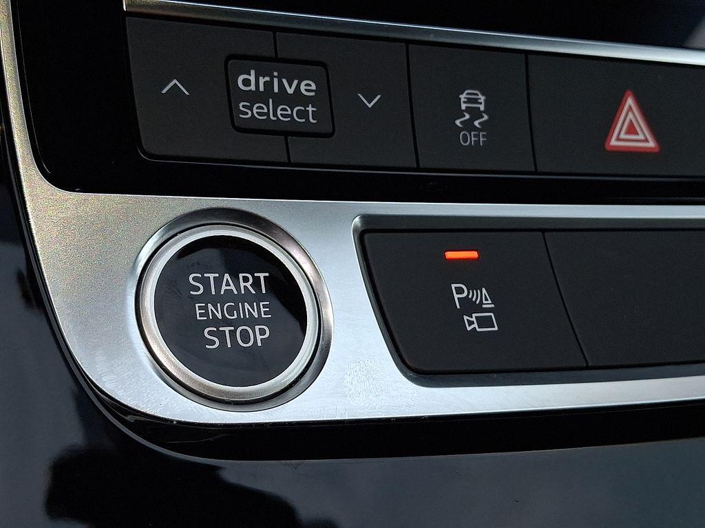 used 2023 Audi Q7 car, priced at $42,999