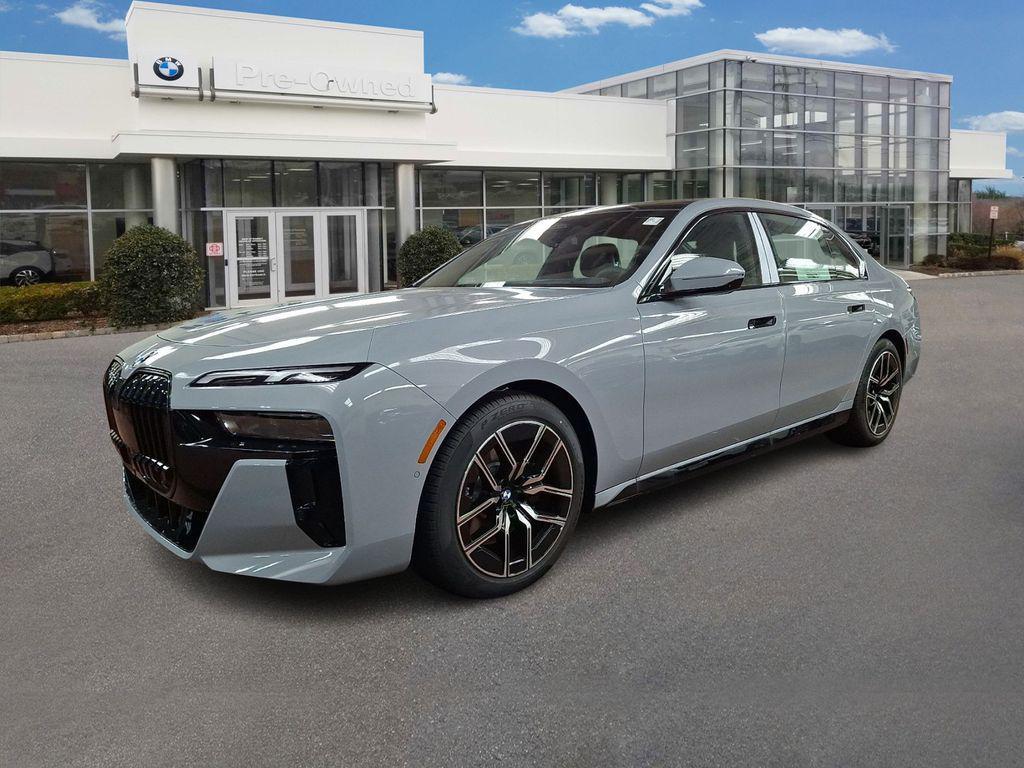 new 2025 BMW 760 car, priced at $132,175