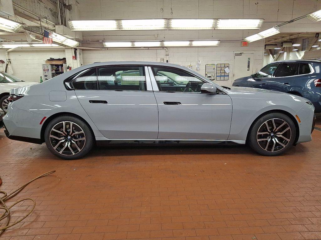 new 2025 BMW 760 car, priced at $132,175