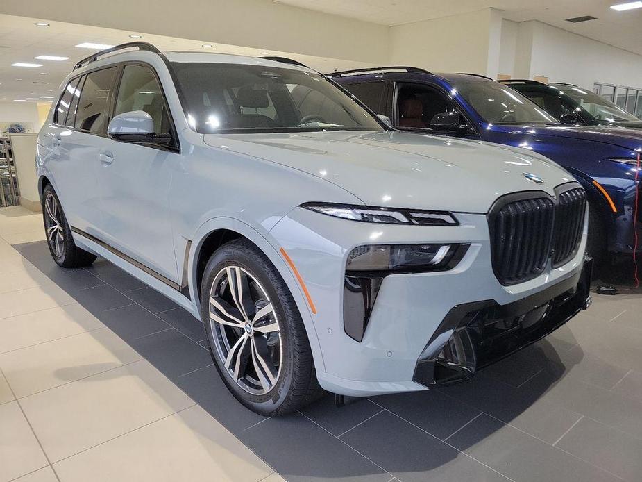 new 2025 BMW X7 car, priced at $95,630