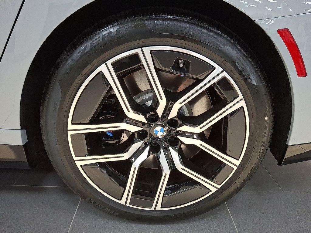new 2025 BMW 760 car, priced at $126,825
