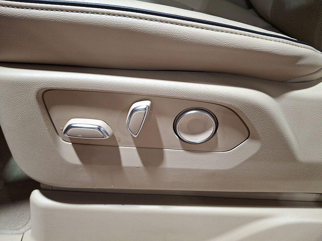 used 2023 Cadillac Escalade car, priced at $72,999