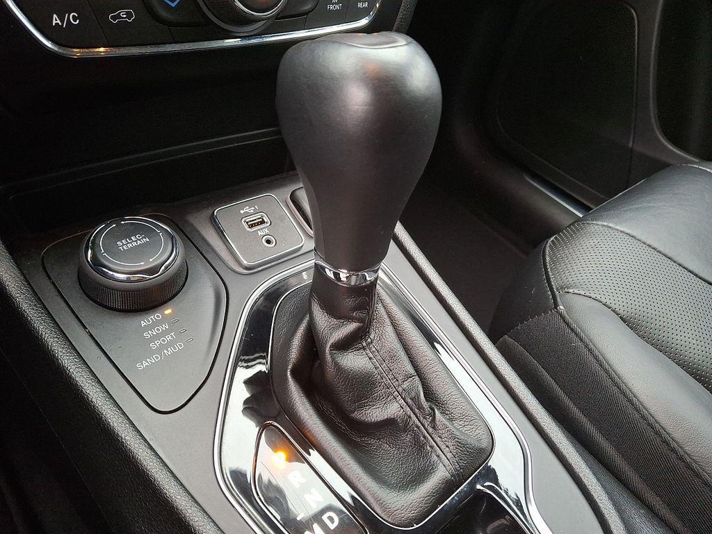 used 2019 Jeep Cherokee car, priced at $16,199