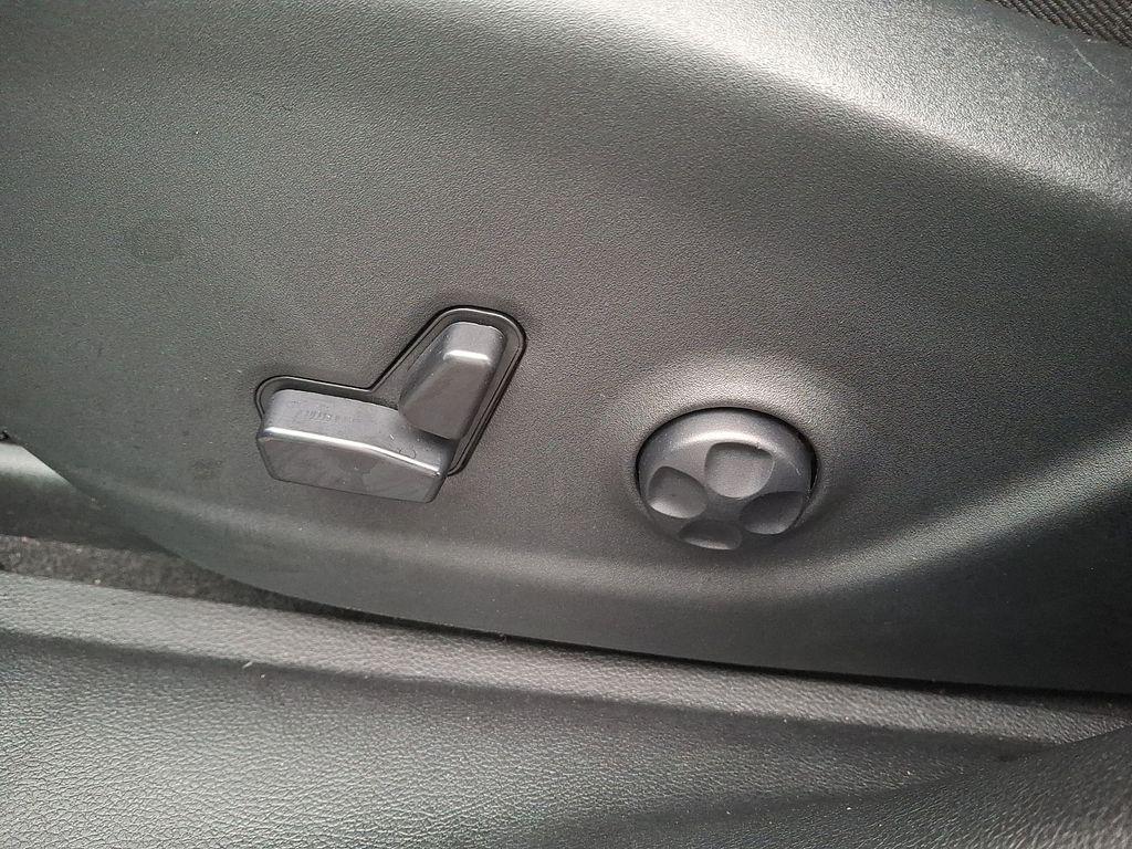 used 2019 Jeep Cherokee car, priced at $16,199