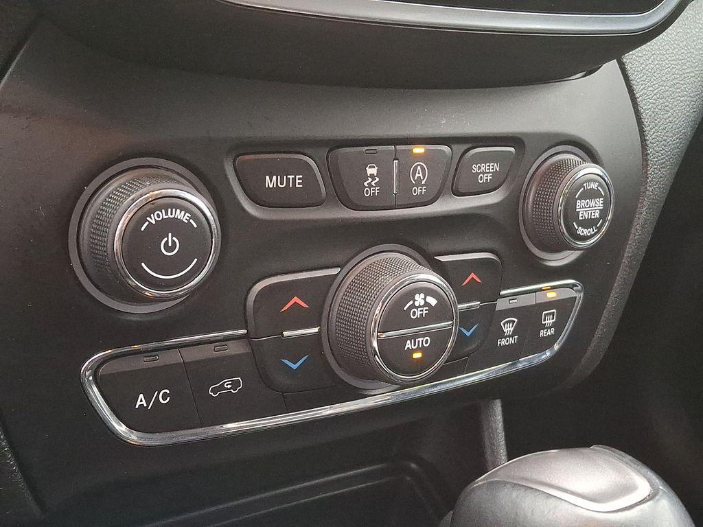 used 2019 Jeep Cherokee car, priced at $16,199