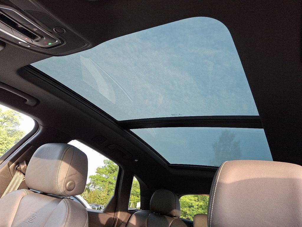 used 2022 Audi SQ5 car, priced at $42,399