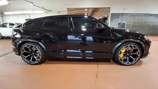 used 2023 Lamborghini Urus car, priced at $277,999