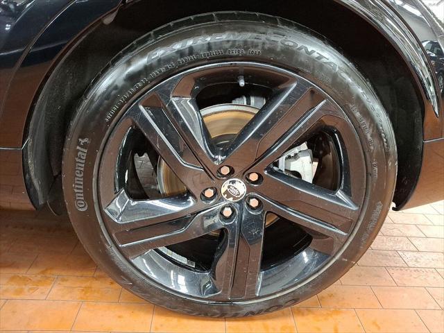 used 2022 Land Rover Discovery car, priced at $31,599