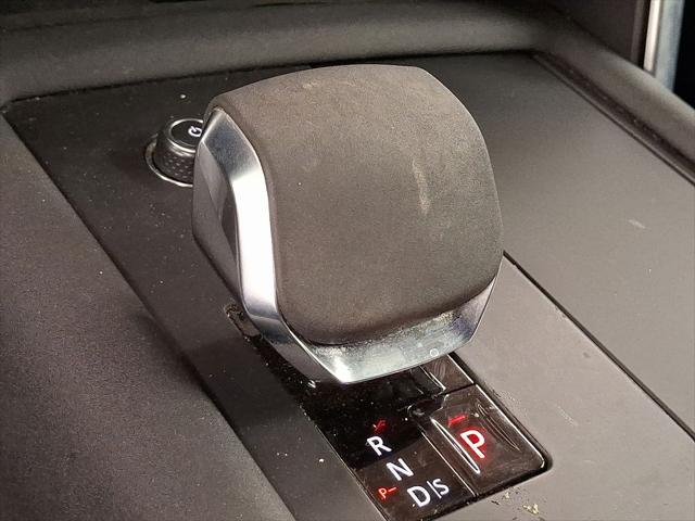used 2022 Land Rover Discovery car, priced at $31,599