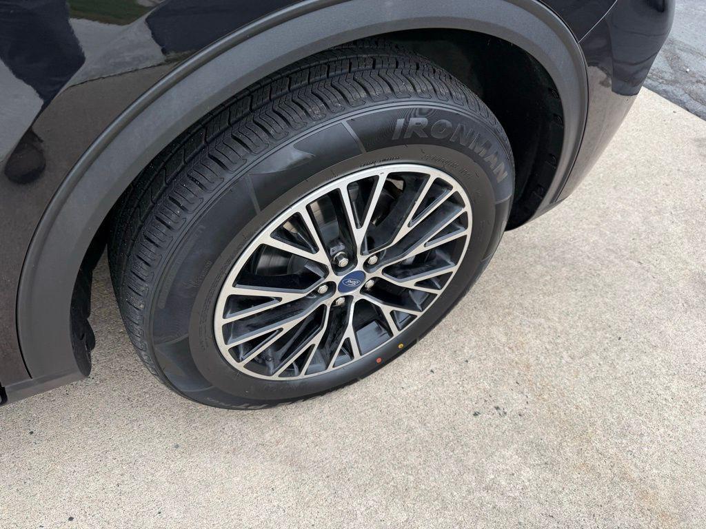 used 2021 Ford Escape car, priced at $20,500