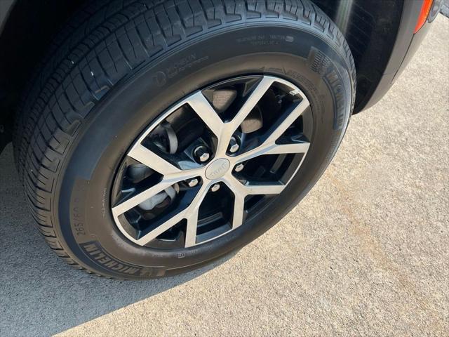 used 2024 Jeep Grand Cherokee car, priced at $37,250