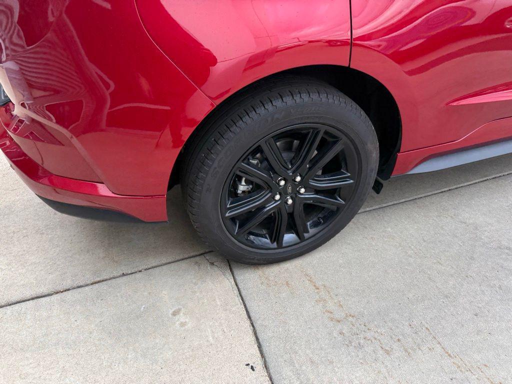 used 2024 Ford Edge car, priced at $32,950