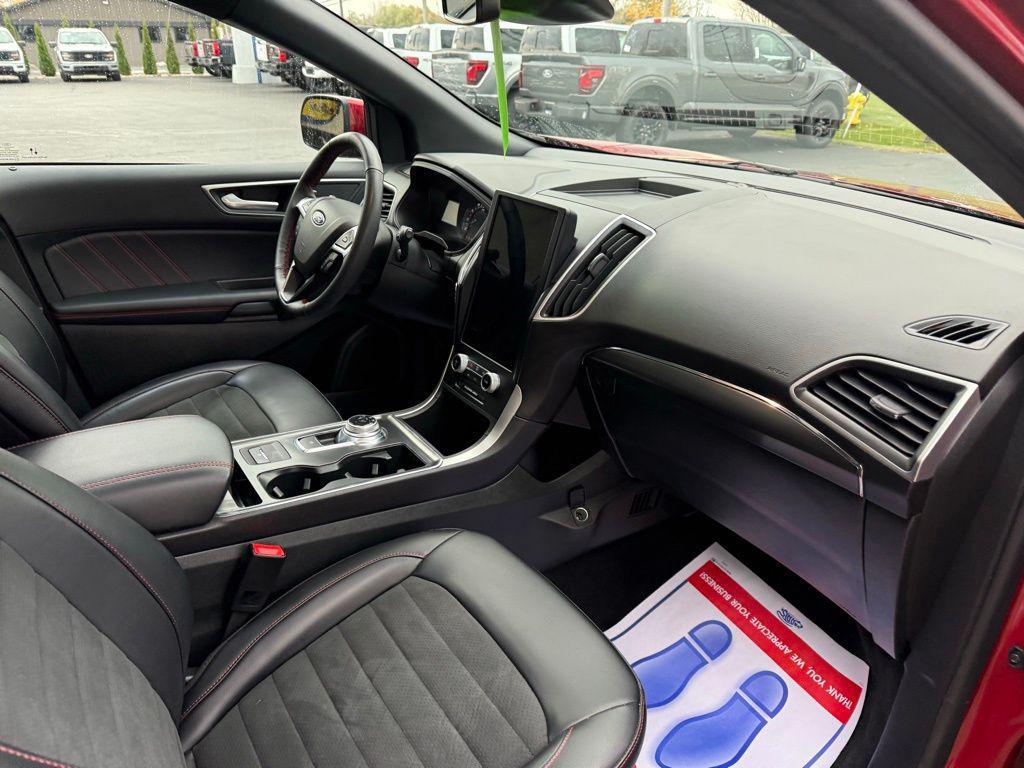 used 2024 Ford Edge car, priced at $32,950