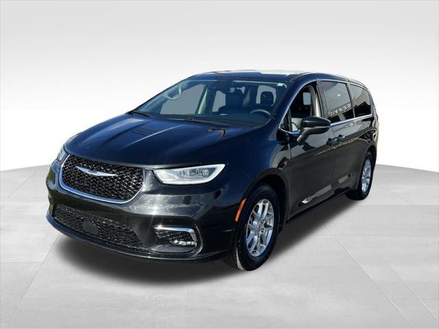 used 2023 Chrysler Pacifica car, priced at $24,500