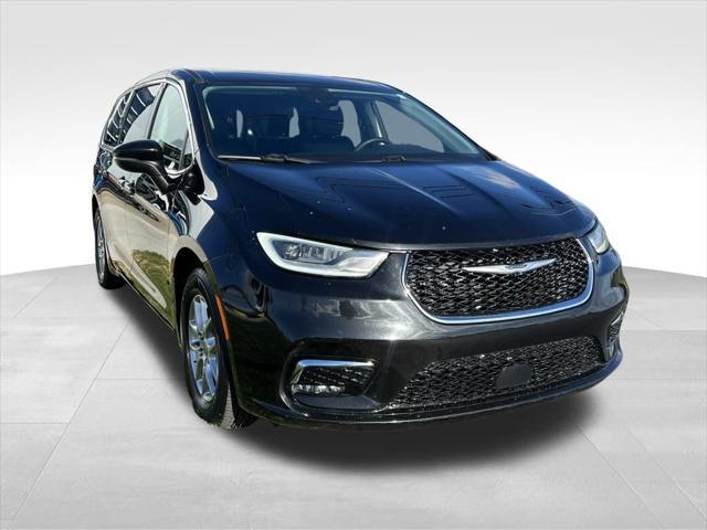 used 2023 Chrysler Pacifica car, priced at $24,500