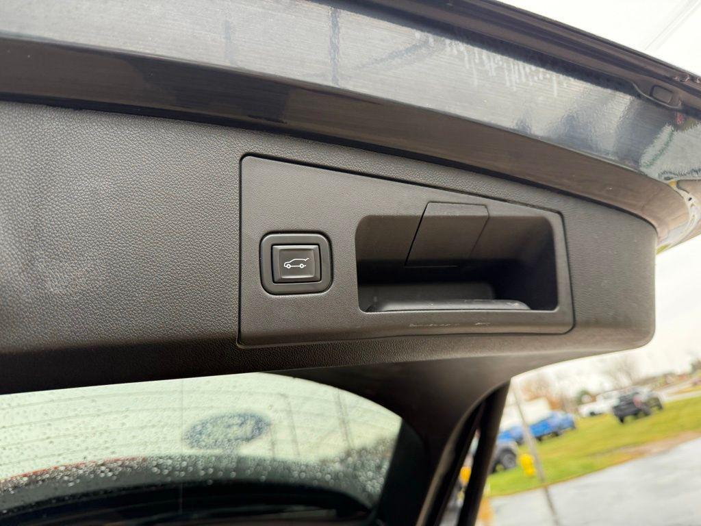 used 2020 Cadillac XT4 car, priced at $24,250