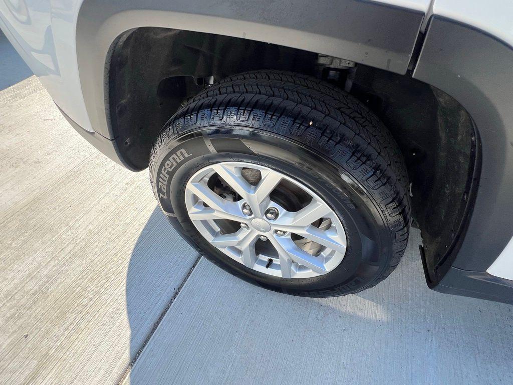 used 2023 Jeep Grand Cherokee car, priced at $30,000