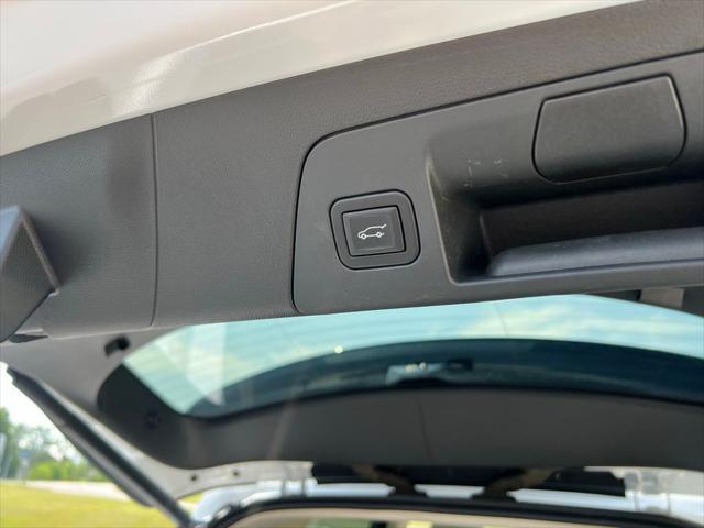 used 2022 Buick Envision car, priced at $30,500