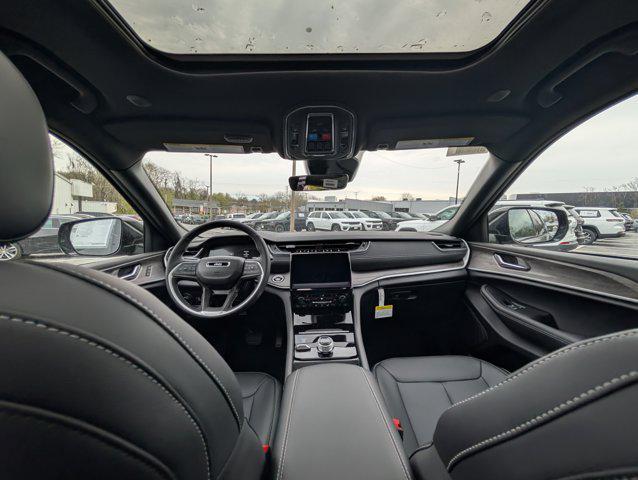 new 2025 Jeep Grand Cherokee car, priced at $46,505