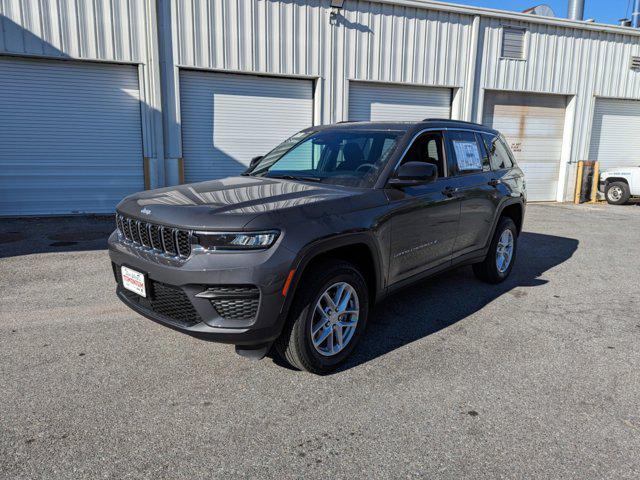 new 2025 Jeep Grand Cherokee car, priced at $42,082