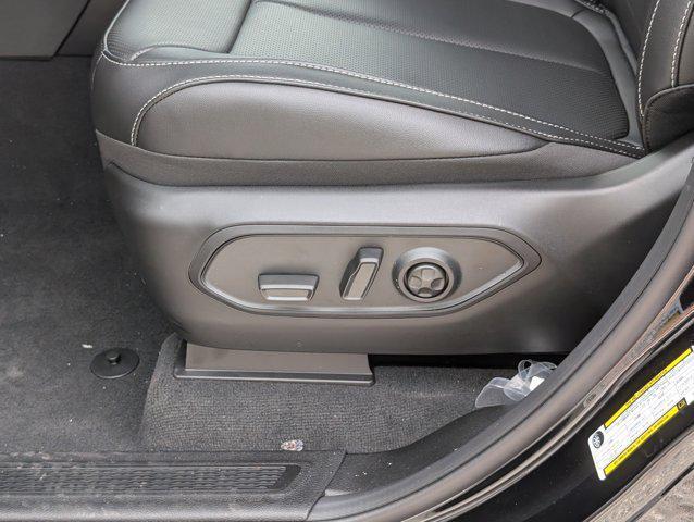 new 2025 Jeep Grand Cherokee car, priced at $53,310