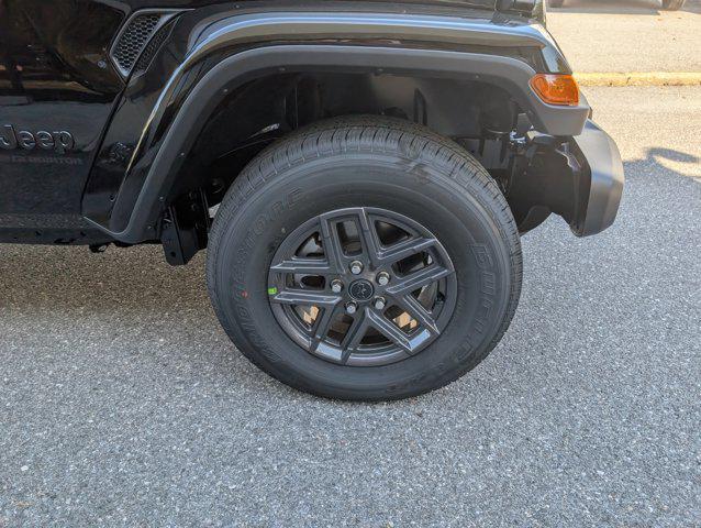 new 2025 Jeep Gladiator car, priced at $47,775