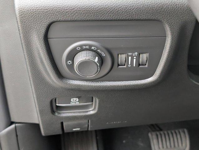 new 2025 Jeep Grand Cherokee car, priced at $39,333