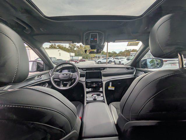 new 2025 Jeep Grand Cherokee car, priced at $39,333