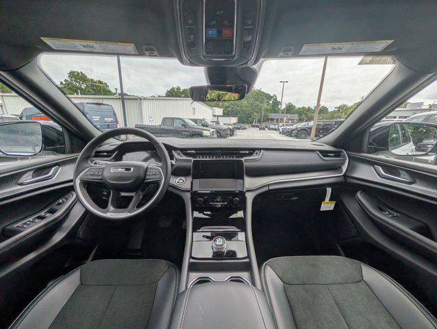 new 2025 Jeep Grand Cherokee L car, priced at $43,977