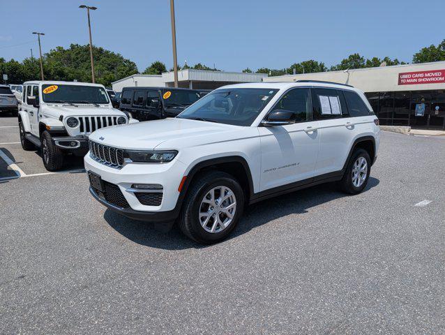 used 2022 Jeep Grand Cherokee car, priced at $32,995