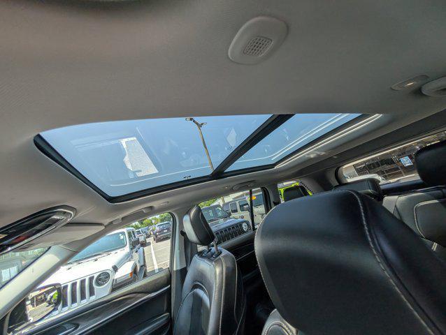 used 2022 Jeep Grand Cherokee car, priced at $32,995