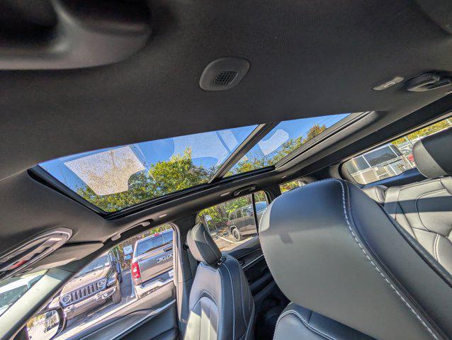 new 2025 Jeep Grand Cherokee car, priced at $45,208