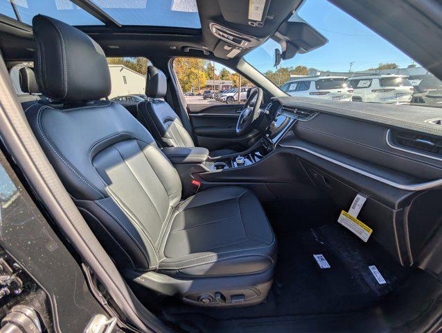 new 2025 Jeep Grand Cherokee car, priced at $45,208