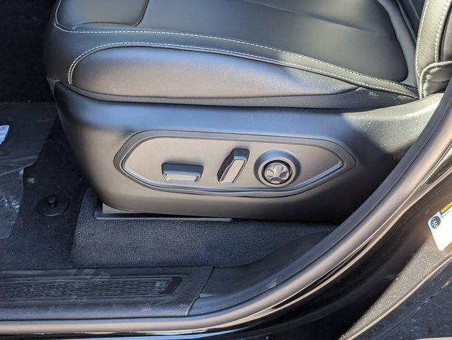 new 2025 Jeep Grand Cherokee car, priced at $45,208