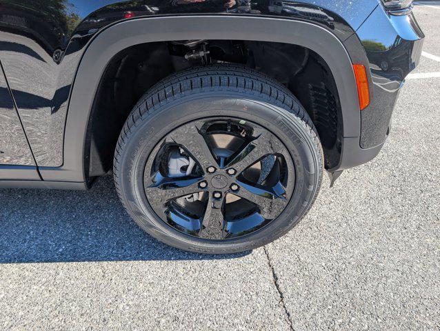 new 2025 Jeep Grand Cherokee car, priced at $45,208