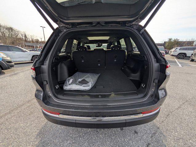 new 2025 Jeep Grand Cherokee car, priced at $47,823