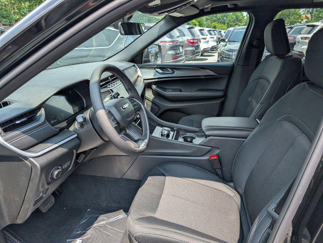 new 2025 Jeep Grand Cherokee car, priced at $35,415
